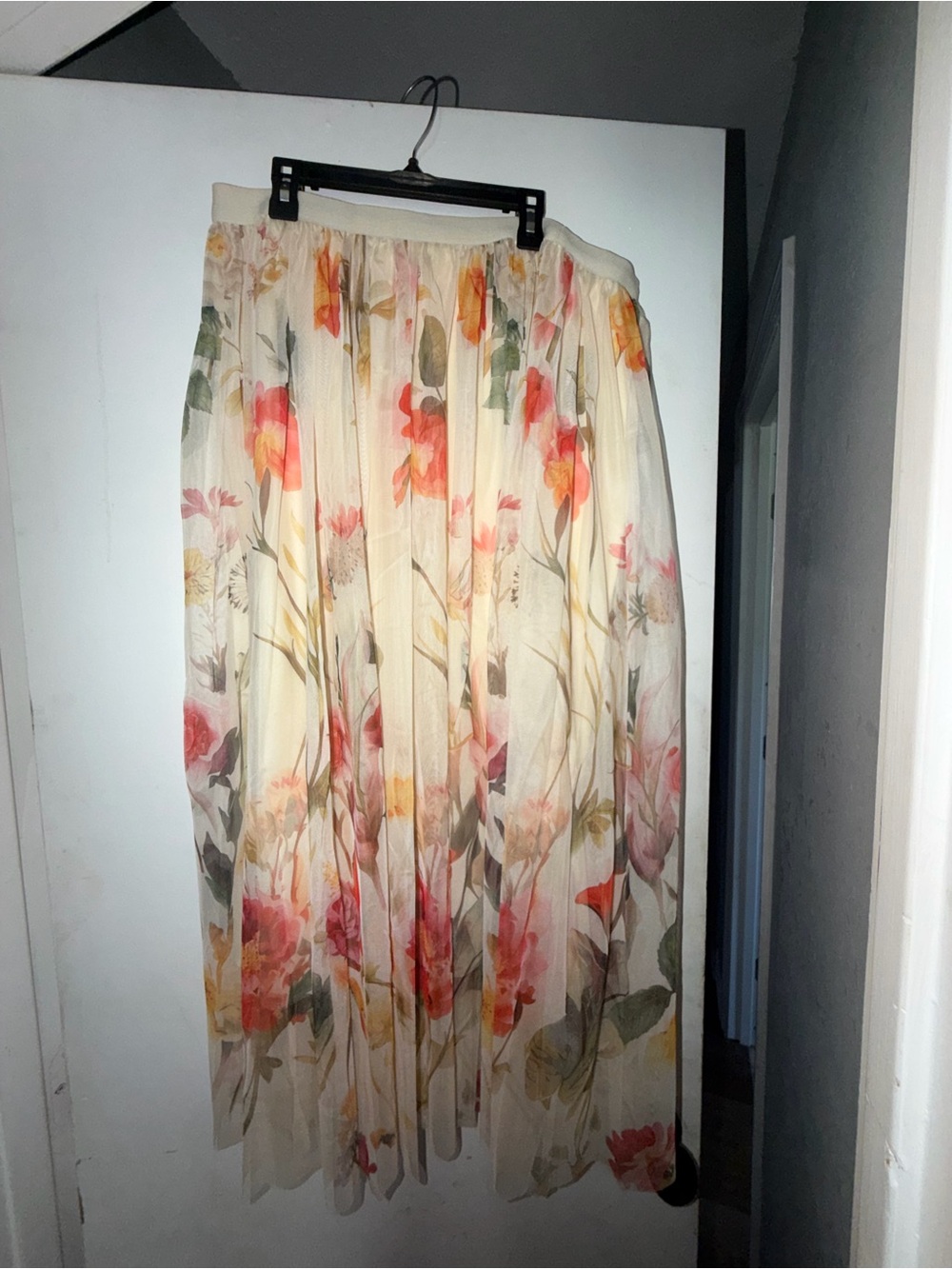 Floral Pleated Chiffon Midi Skirt in Cream and Coral